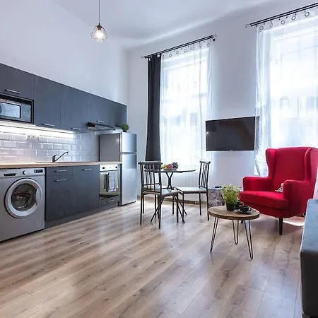 Charlie - Modern Centrally Located Downtown Studio * Bratislava