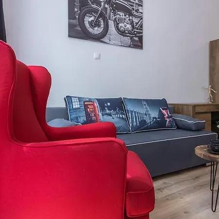 Charlie - Modern Centrally Located Downtown Studio Apartment *